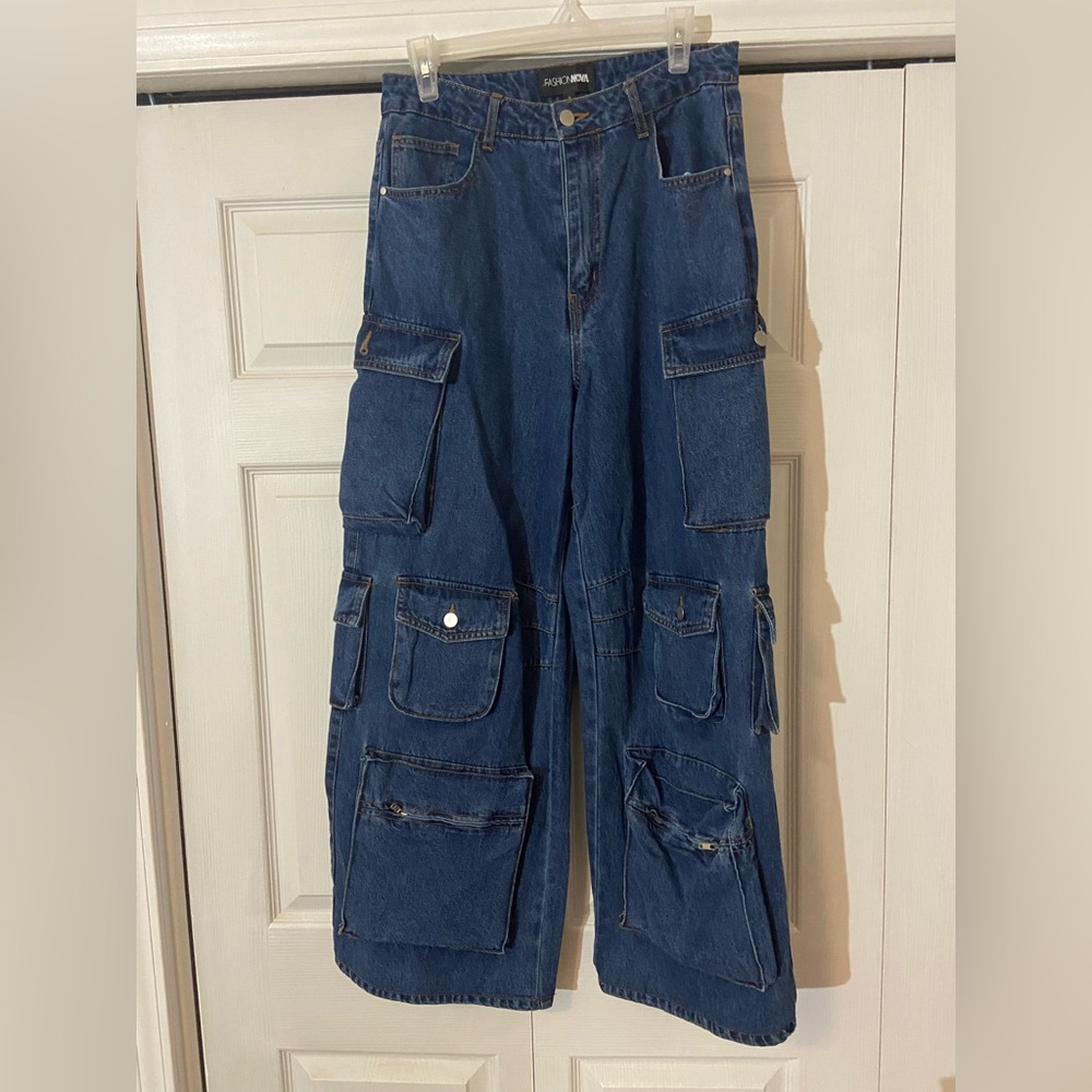 FASHION NOVA Tall Lily High Rise Cargo Jeans - Medium Blue Wash